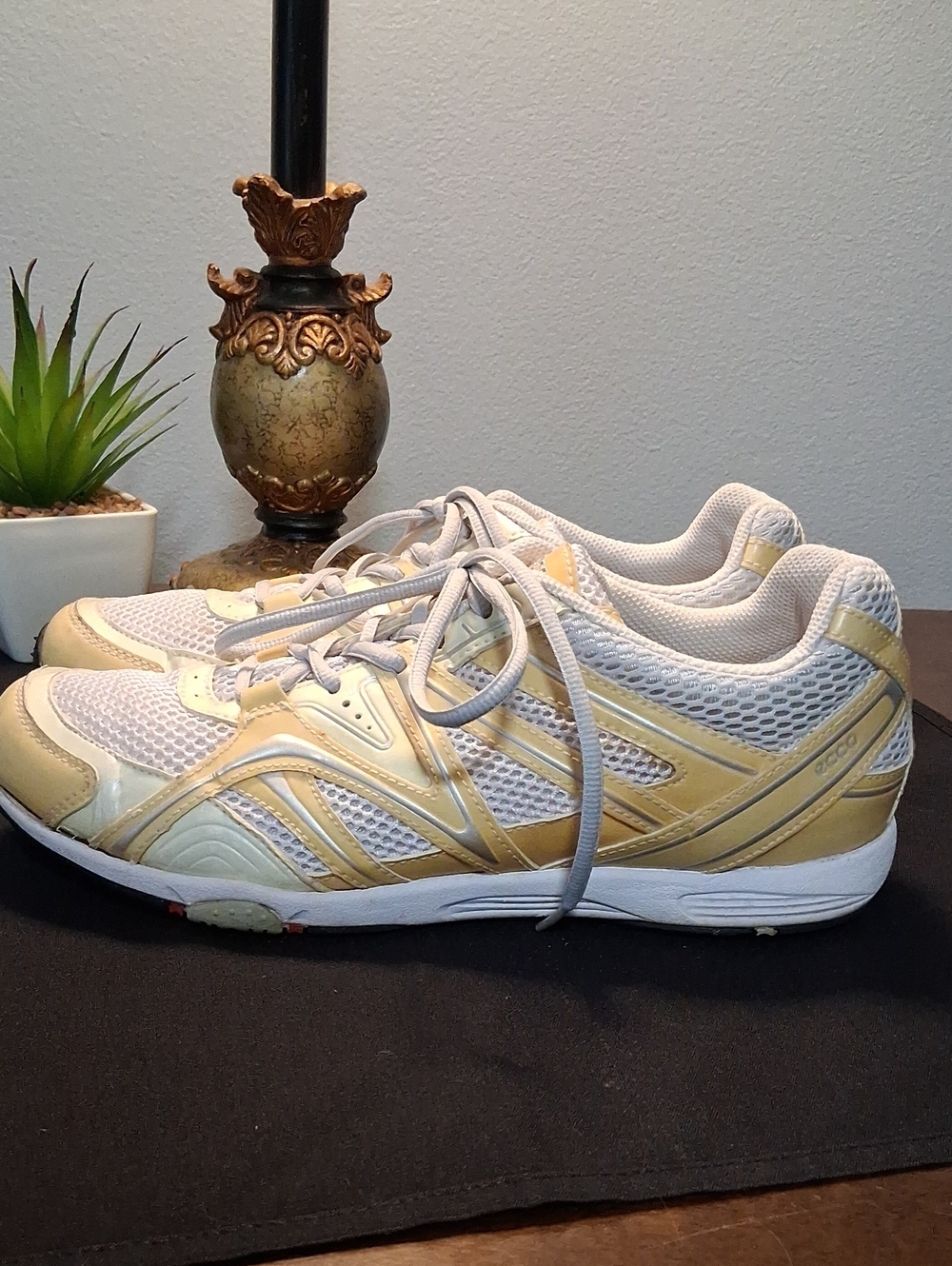 Women’s Ecco Athletic Sneakers - Beige Mesh Lace-Up